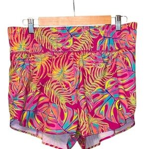 Buc-ees Woman Tropical Pint Athletic Running Shorts pockets & built-in brief